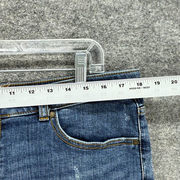 Caslon Shorts Women 30 Plus Blue Denim Dark Wash Mid Rise Cuffed Chino Pockets - Picture 3 of 9